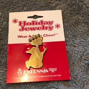 Angel pin gold color